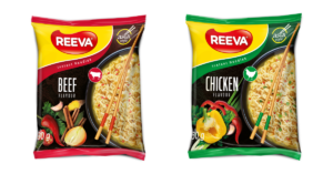 REEVA-nuudelit tuotepakkauksisssaan, makuina nauta ja kana.